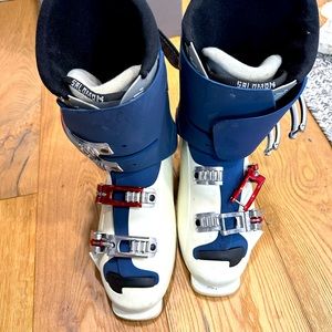 Salomon ski boots